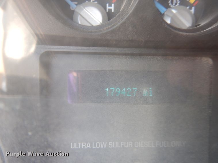 image for item GE9353 2015 Ford F550 Super Duty winch truck