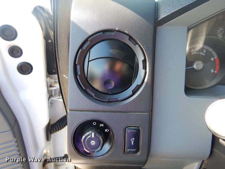 image for item GE9353 2015 Ford F550 Super Duty winch truck