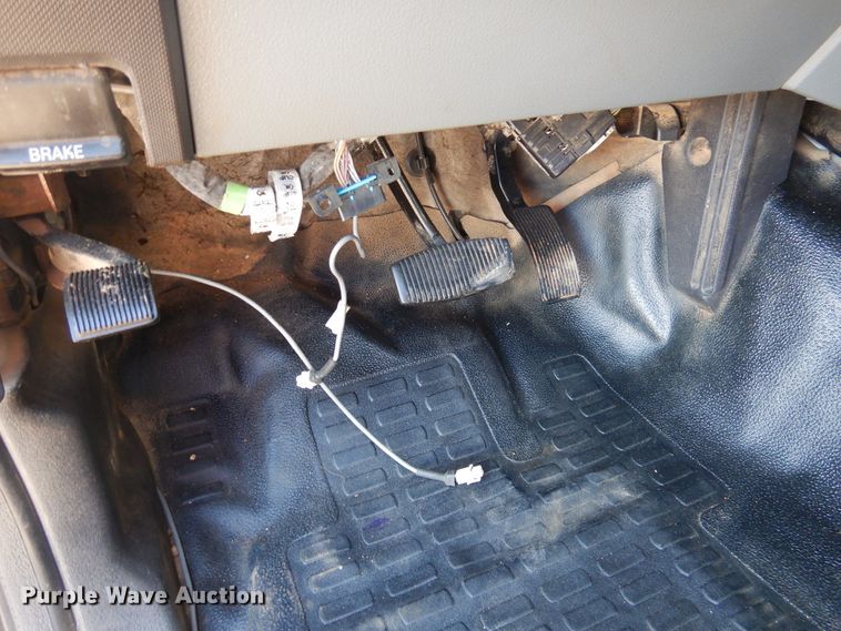 image for item GE9353 2015 Ford F550 Super Duty winch truck