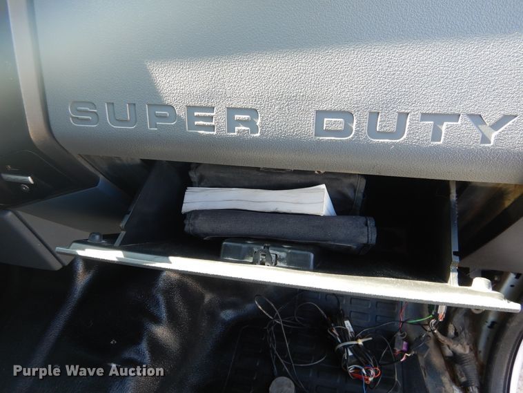 image for item GE9353 2015 Ford F550 Super Duty winch truck