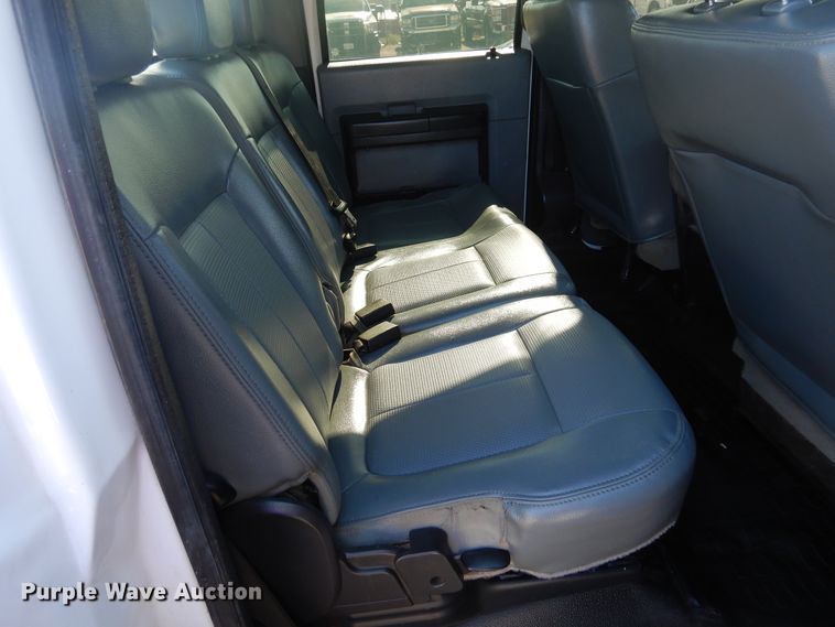 image for item GE9353 2015 Ford F550 Super Duty winch truck