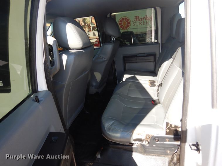 image for item GE9353 2015 Ford F550 Super Duty winch truck