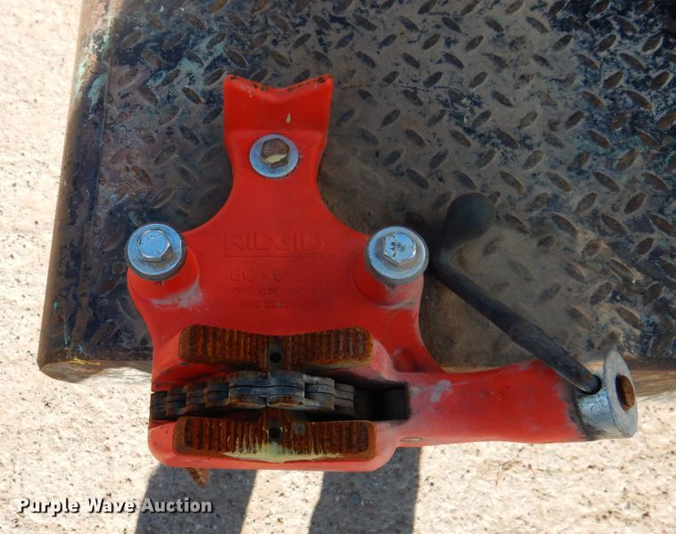 image for item GE9353 2015 Ford F550 Super Duty winch truck