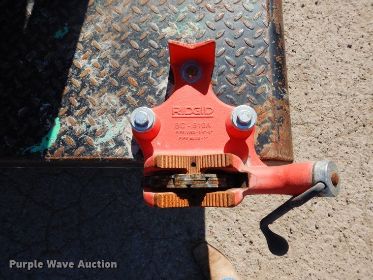 image for item GE9353 2015 Ford F550 Super Duty winch truck