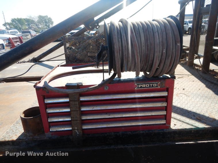 image for item GE9353 2015 Ford F550 Super Duty winch truck