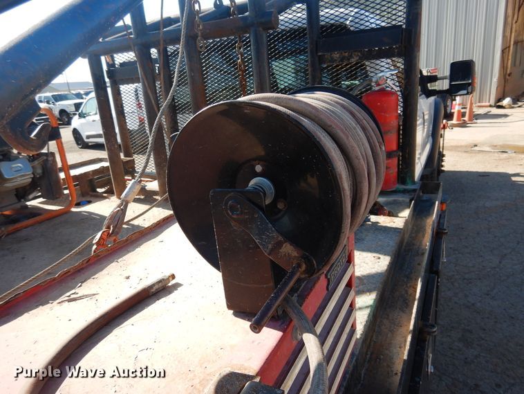 image for item GE9353 2015 Ford F550 Super Duty winch truck