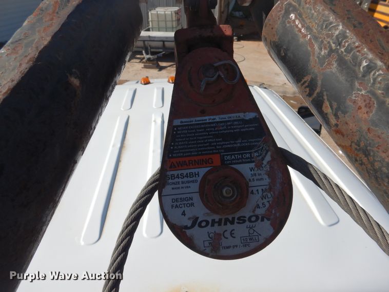 image for item GE9353 2015 Ford F550 Super Duty winch truck