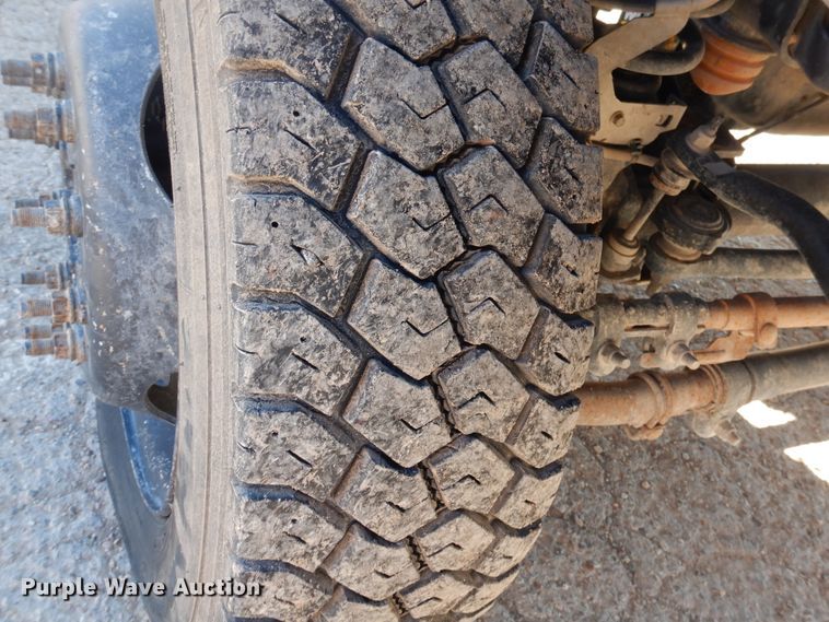 image for item GE9353 2015 Ford F550 Super Duty winch truck