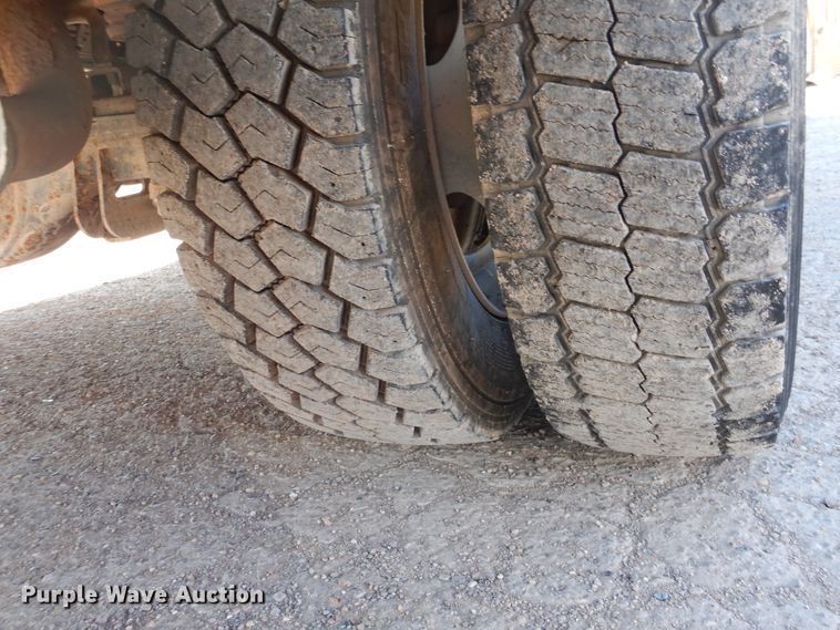 image for item GE9353 2015 Ford F550 Super Duty winch truck