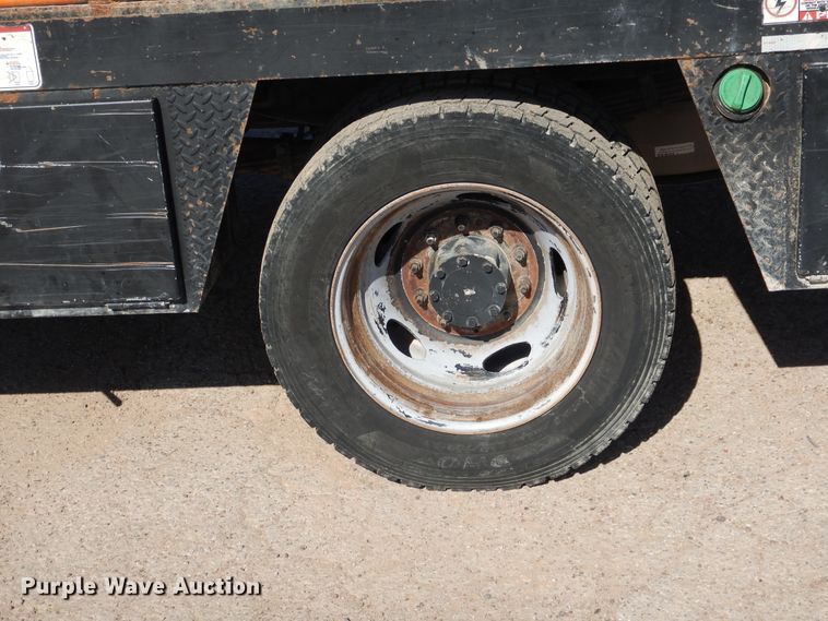 image for item GE9353 2015 Ford F550 Super Duty winch truck