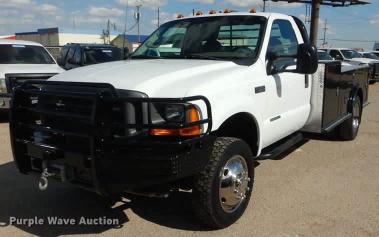 image for item GE9356 2001 Ford F550 Super Duty utility truck