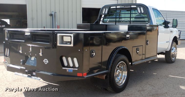 image for item GE9356 2001 Ford F550 Super Duty utility truck