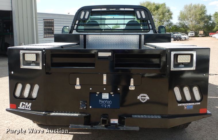 image for item GE9356 2001 Ford F550 Super Duty utility truck