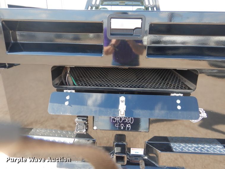 image for item GE9356 2001 Ford F550 Super Duty utility truck