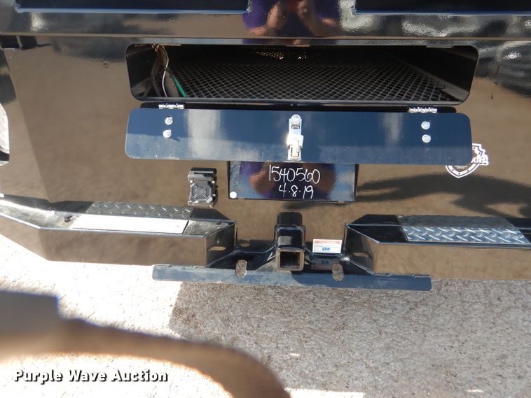 image for item GE9356 2001 Ford F550 Super Duty utility truck