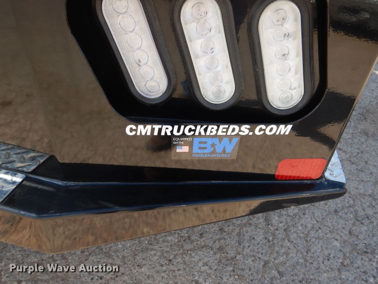 image for item GE9356 2001 Ford F550 Super Duty utility truck