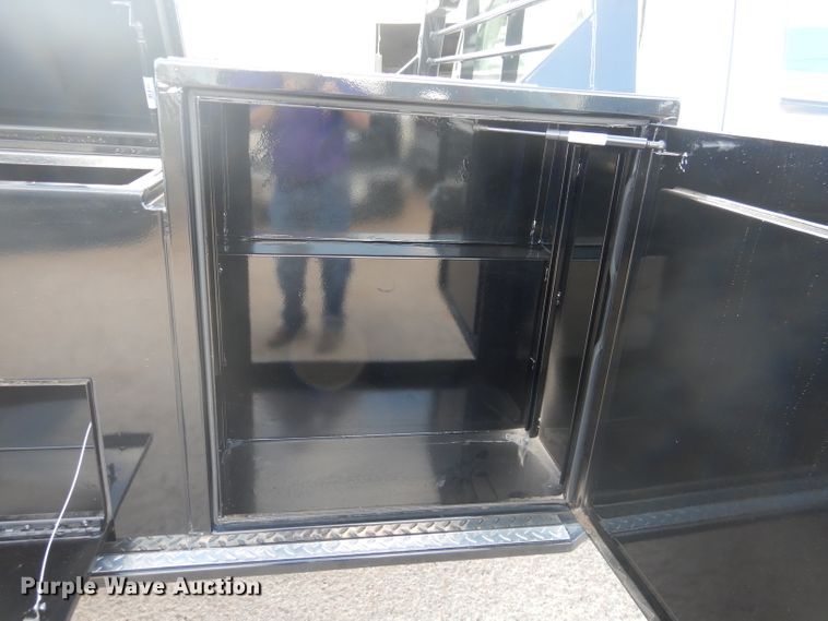 image for item GE9356 2001 Ford F550 Super Duty utility truck