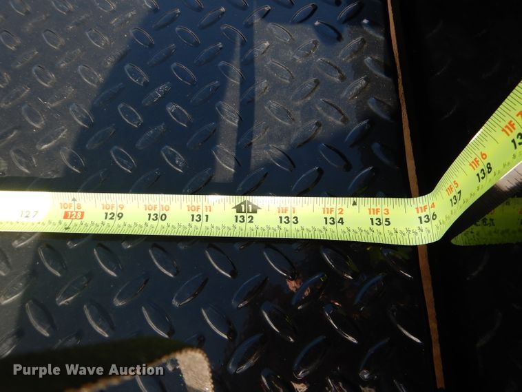 image for item GE9356 2001 Ford F550 Super Duty utility truck