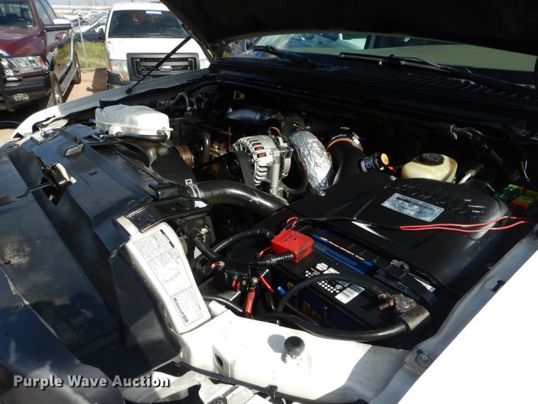 image for item GE9356 2001 Ford F550 Super Duty utility truck