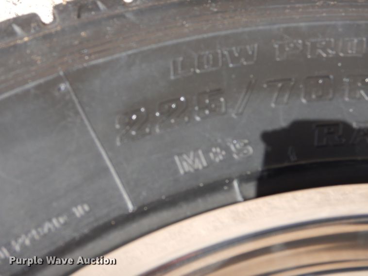 image for item GE9356 2001 Ford F550 Super Duty utility truck