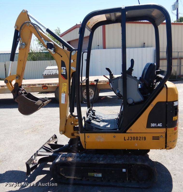 image for item GE9361 2015 Caterpillar 301.4C  mini excavator