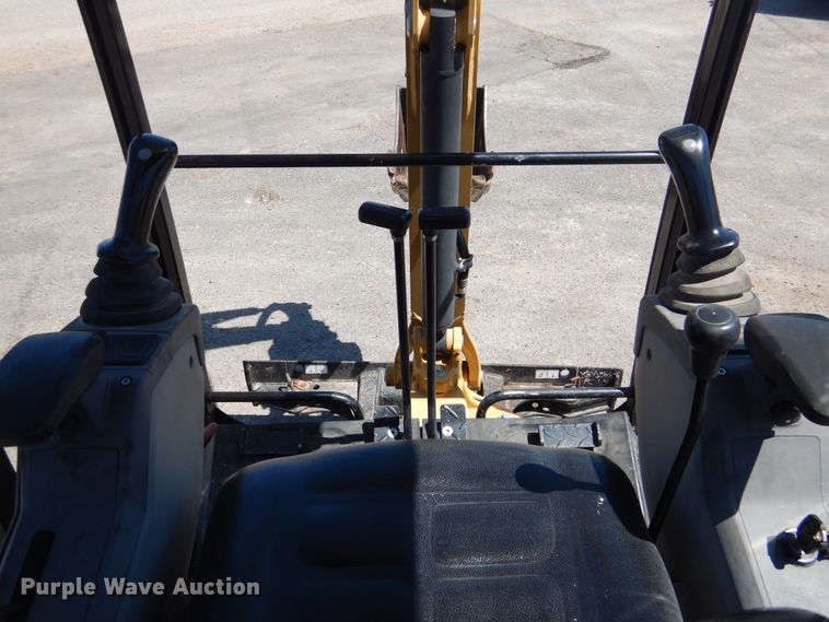 image for item GE9361 2015 Caterpillar 301.4C  mini excavator