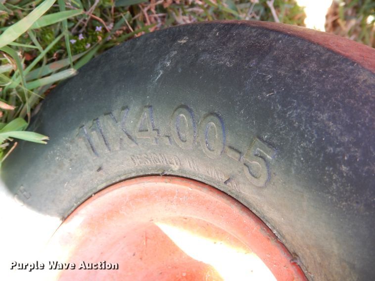 image for item GK9180 Kubota Z122R ZTR lawn mower