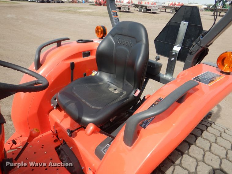 image for item GO9129 Kubota MX5200D MFWD tractor
