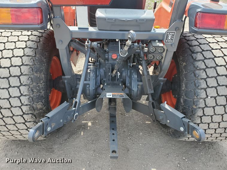 image for item GO9129 Kubota MX5200D MFWD tractor