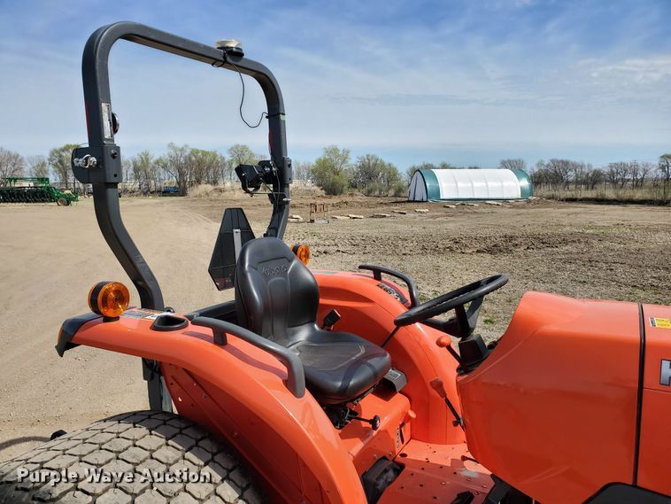 image for item GO9129 Kubota MX5200D MFWD tractor