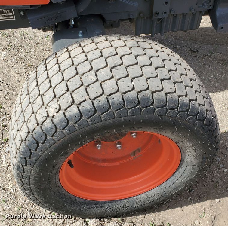 image for item GO9129 Kubota MX5200D MFWD tractor