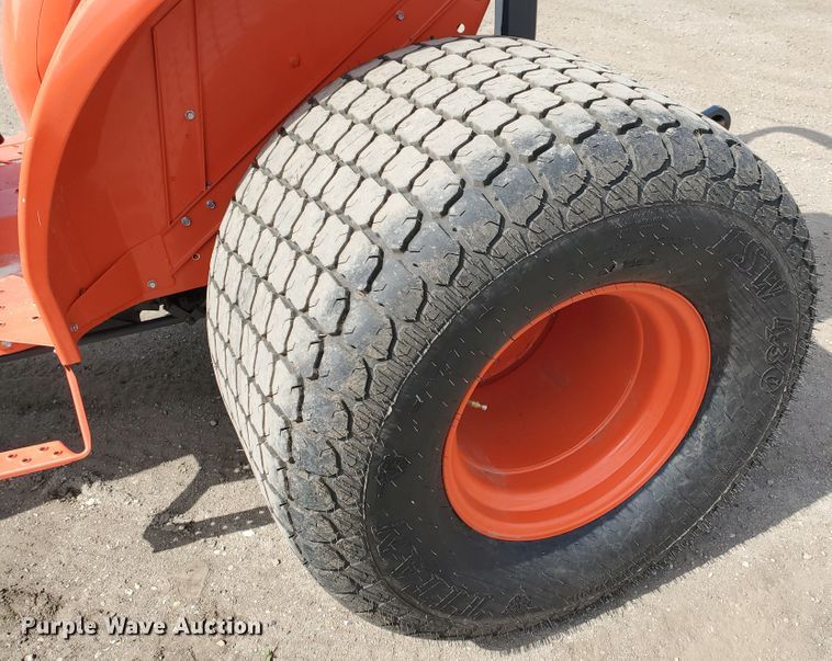 image for item GO9129 Kubota MX5200D MFWD tractor