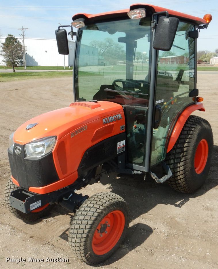 image for item GO9130 Kubota B3350 HSD MFWD tractor
