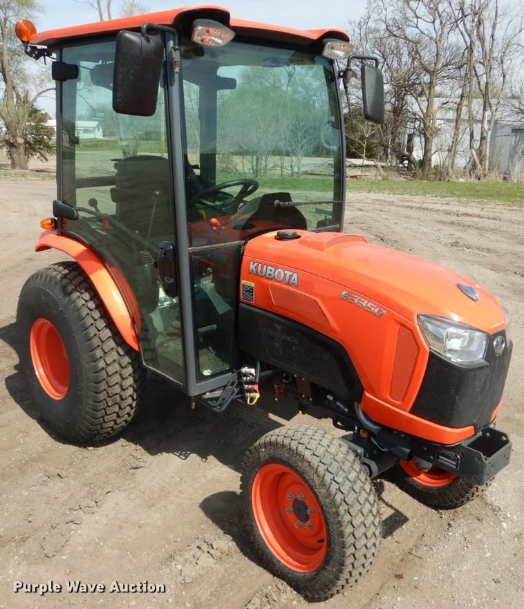 image for item GO9130 Kubota B3350 HSD MFWD tractor