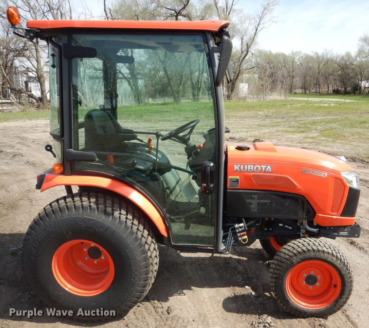 image for item GO9130 Kubota B3350 HSD MFWD tractor