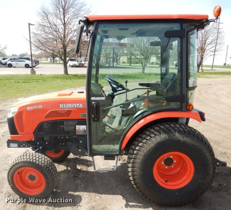 image for item GO9130 Kubota B3350 HSD MFWD tractor