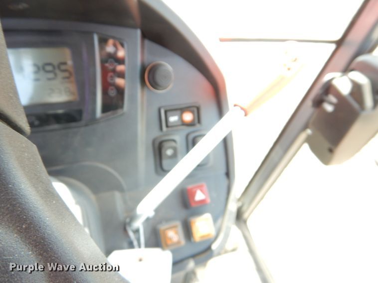 image for item GO9130 Kubota B3350 HSD MFWD tractor