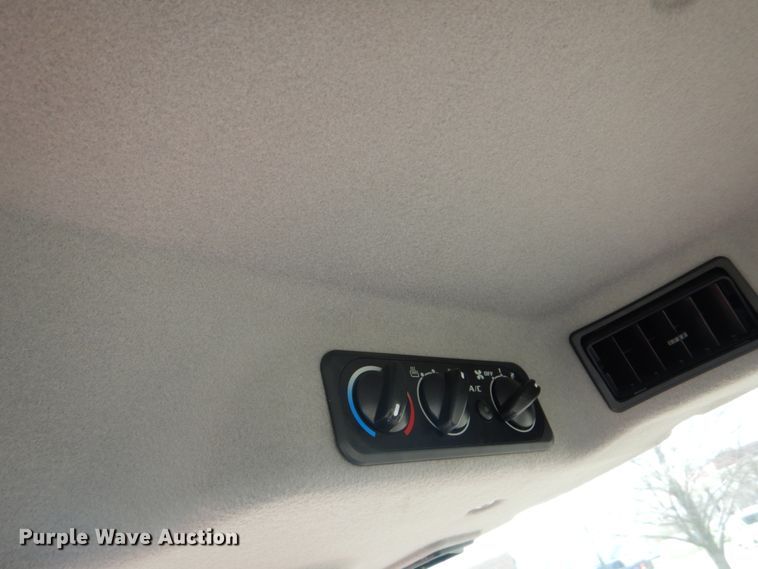 image for item GO9130 Kubota B3350 HSD MFWD tractor