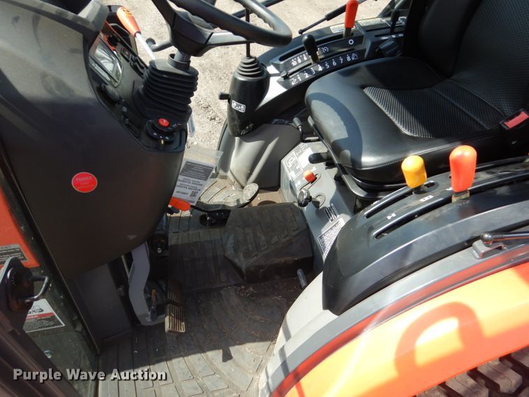 image for item GO9130 Kubota B3350 HSD MFWD tractor