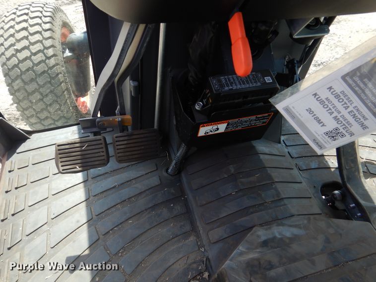 image for item GO9130 Kubota B3350 HSD MFWD tractor