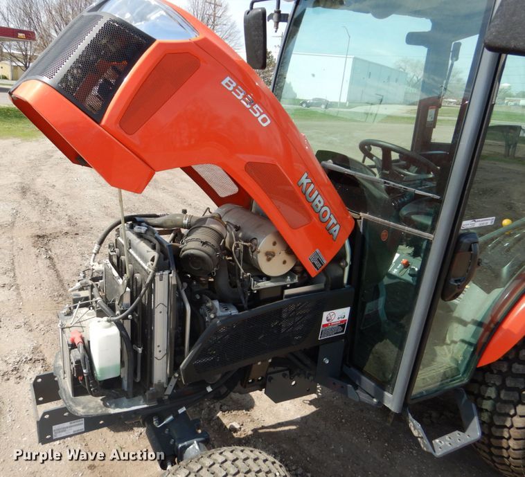 image for item GO9130 Kubota B3350 HSD MFWD tractor