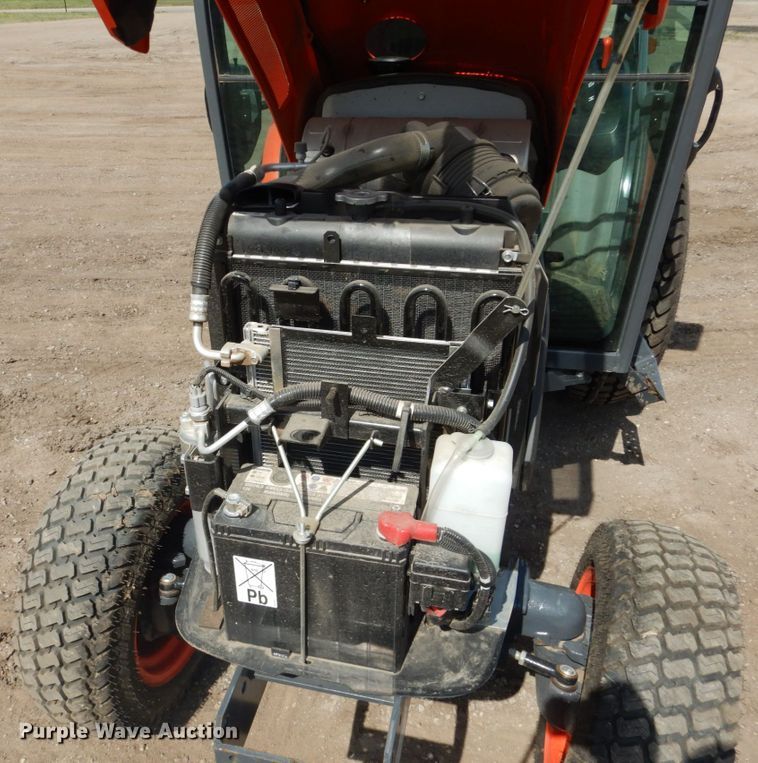 image for item GO9130 Kubota B3350 HSD MFWD tractor