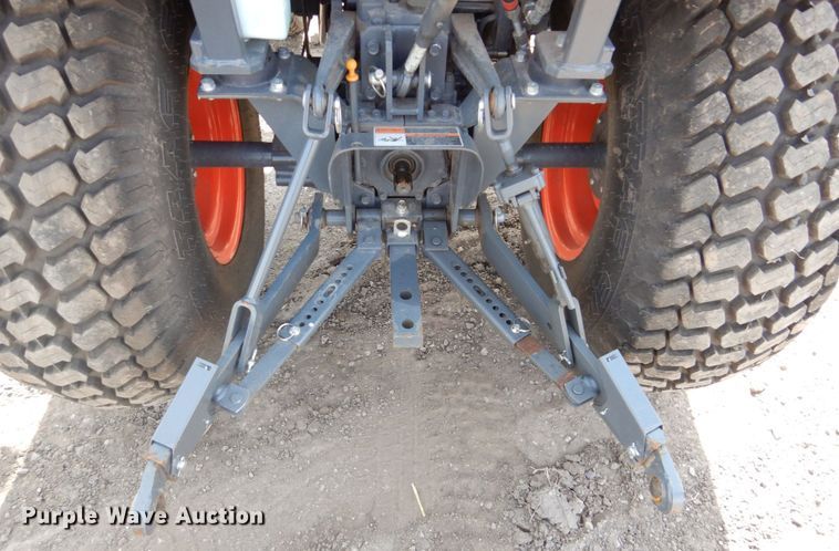 image for item GO9130 Kubota B3350 HSD MFWD tractor