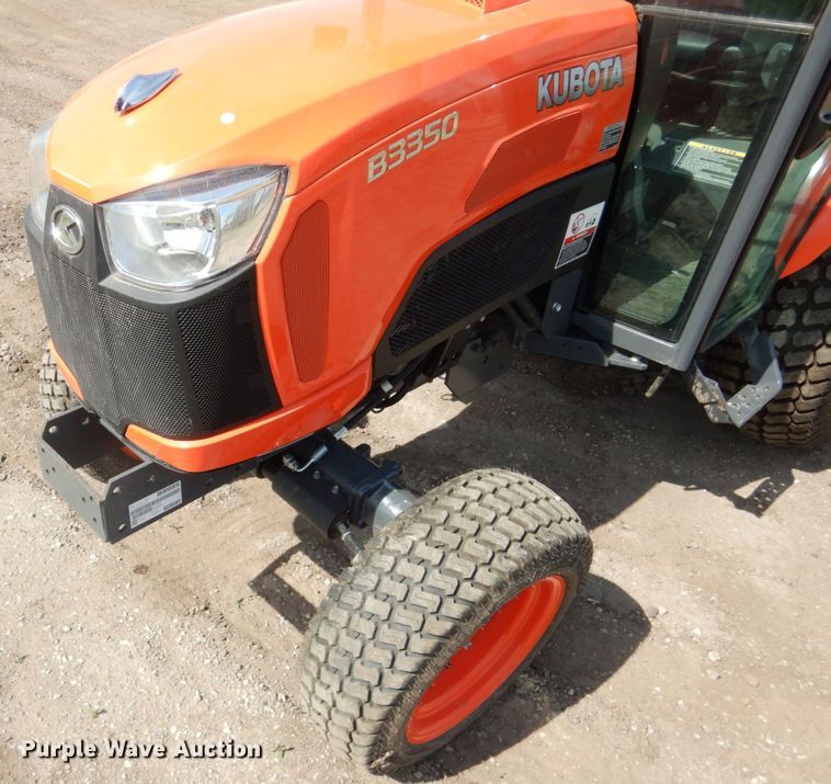 image for item GO9130 Kubota B3350 HSD MFWD tractor