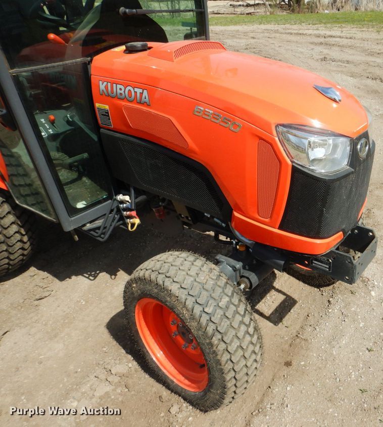 image for item GO9130 Kubota B3350 HSD MFWD tractor
