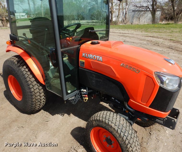 image for item GO9130 Kubota B3350 HSD MFWD tractor