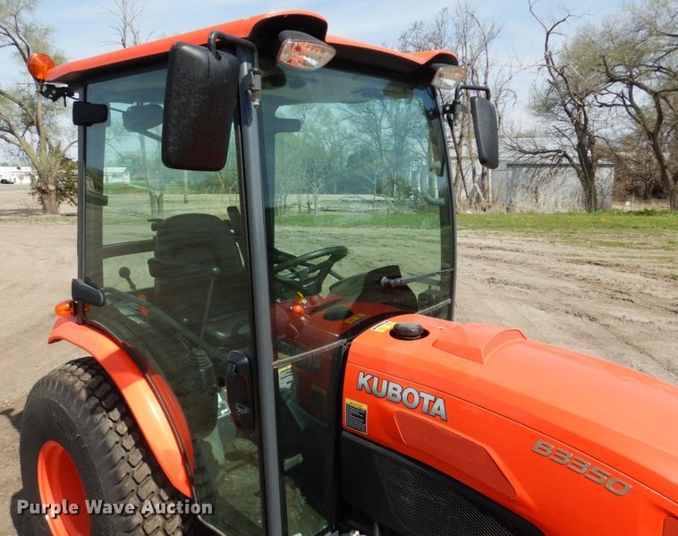 image for item GO9130 Kubota B3350 HSD MFWD tractor