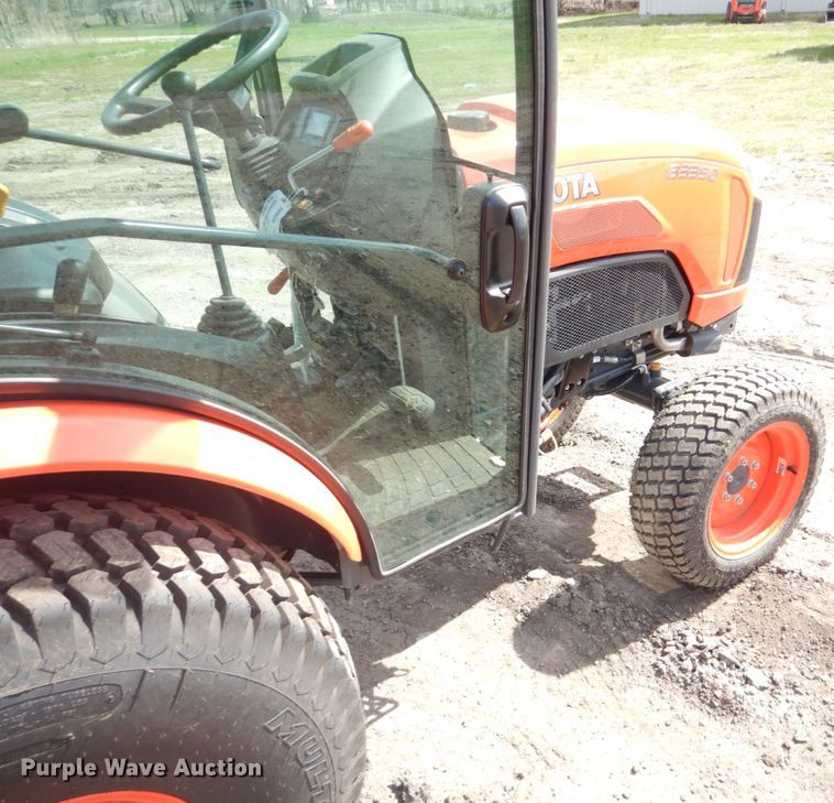 image for item GO9130 Kubota B3350 HSD MFWD tractor