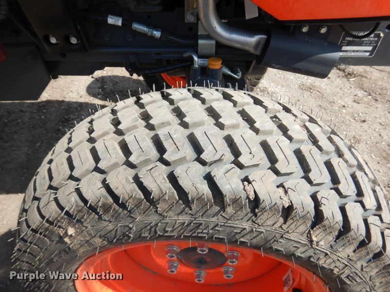 image for item GO9130 Kubota B3350 HSD MFWD tractor