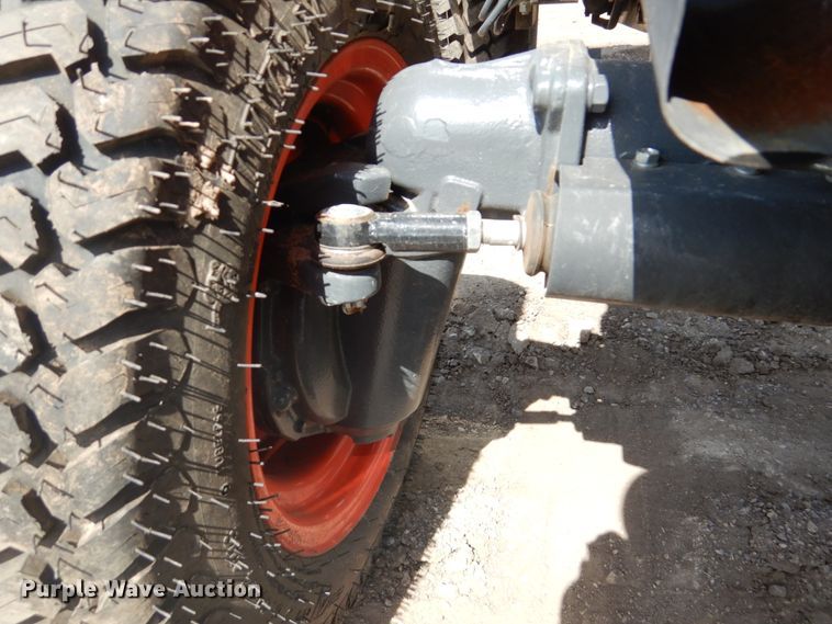 image for item GO9130 Kubota B3350 HSD MFWD tractor